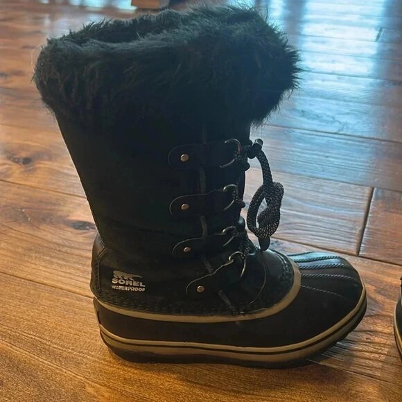 Sorel Boots | size 4 - Picture 3 of 5